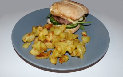 Burger maison raclette avec ses pommes de terre Monalisa